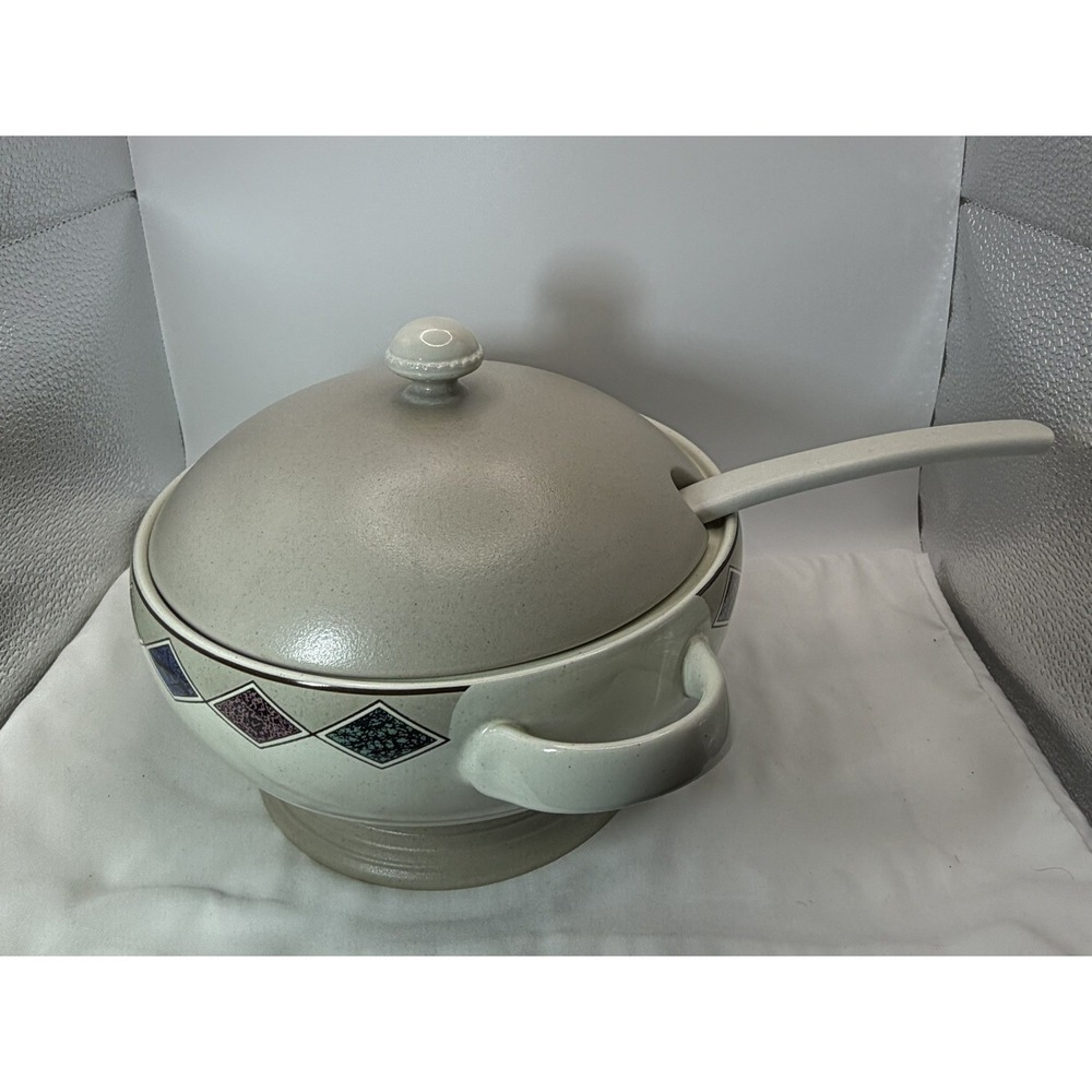 Mikasa Terrazzo Covered Casserole CF309 Stone Craft Stoneware Tureen